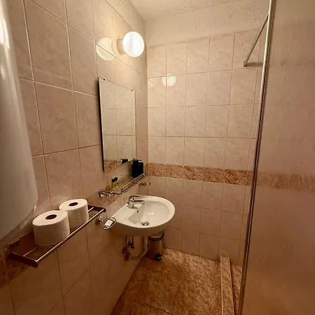 Apartman Vlado's Place Home2host