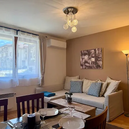 Vlado's Place Home2host Apartman