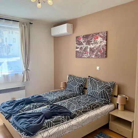 Apartman Vlado's Place Home2host